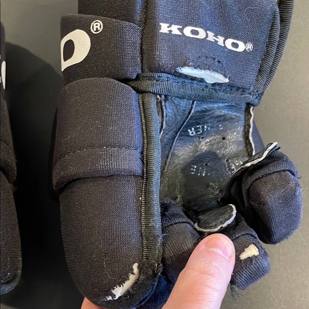 Black Ice Hockey Gloves - Picture 4 of 5
